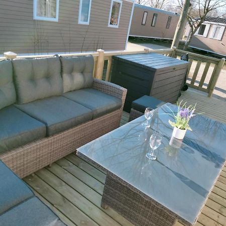 Bj Chalets - De Rug 1 - Vakantiepark Lauwersoog - Luxe Chalet Met Vaatwasser! Vroege Incheck! Екстер'єр фото